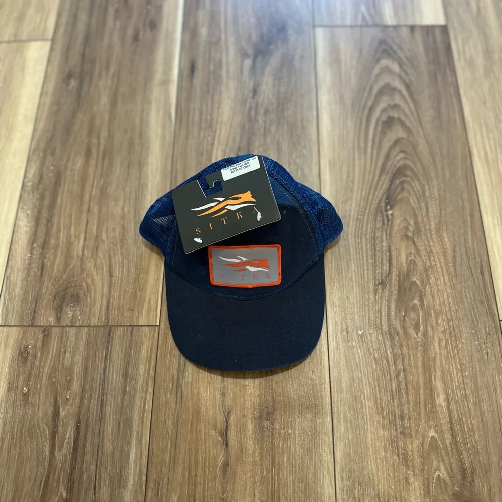 Sitka youth meshback trucker cap NWT